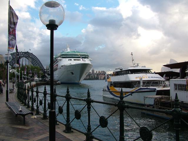 sydney-feb-b 015.JPG - Circular Quay and Overseas Passenger Terminal